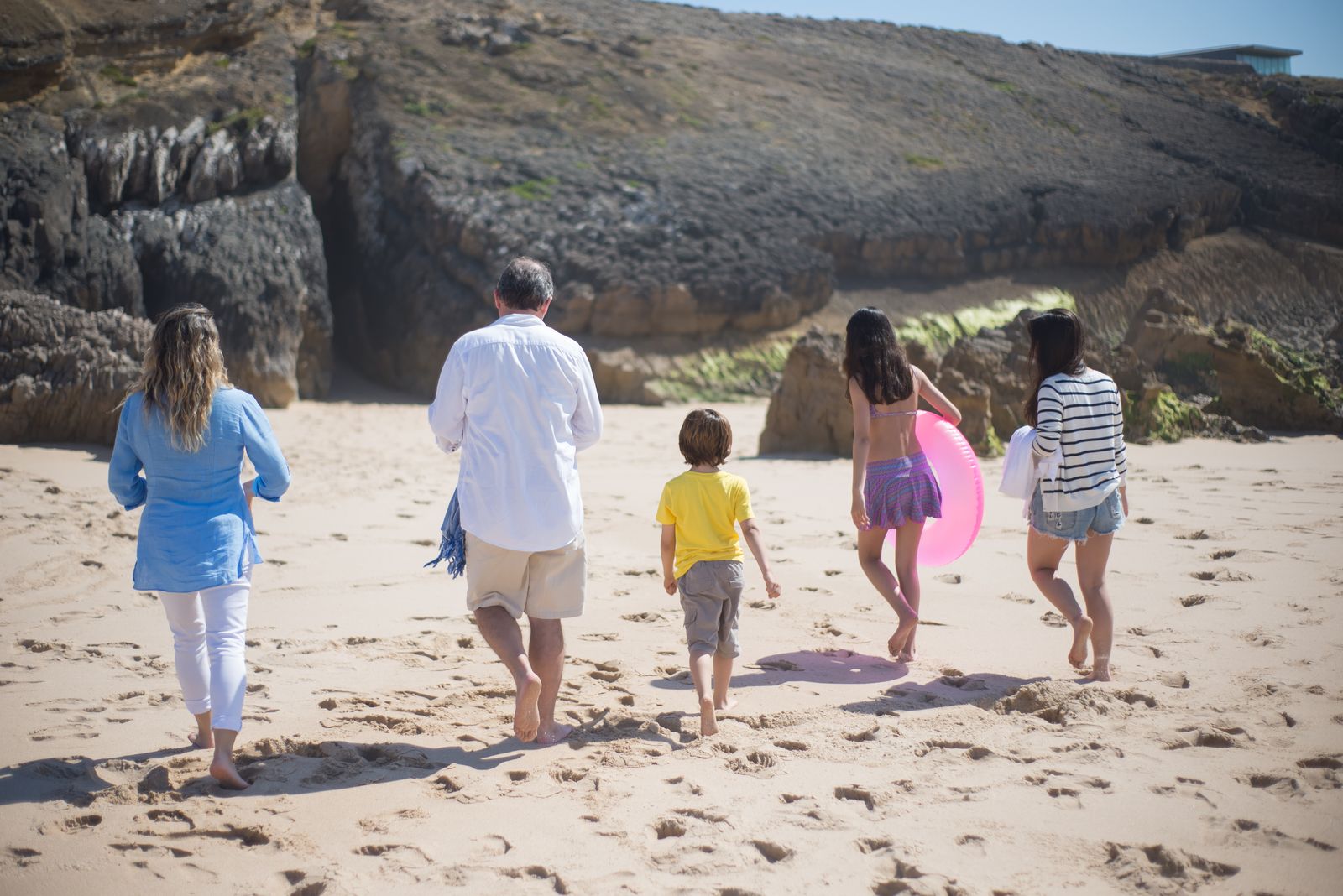 Family reconnecting after parental alienation case in Texas